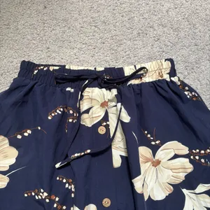 SHEIN Navy and Cream Floral Midi Skirt with Button Accents thumbnail 4
