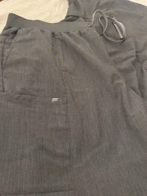 Fabletics men’s scrubs  thumbnail 3
