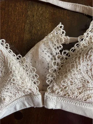 Victoria's Secret Body by Victoria Lace Bralette Cream Size S/P thumbnail 10