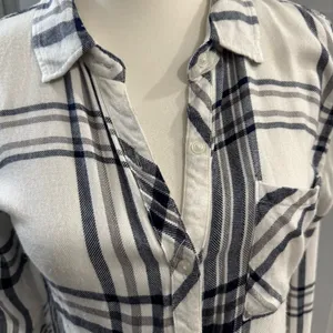 Rails Women’s White Navy Plaid Rayon Button Up Blouse size Small‎ preppy thumbnail 6