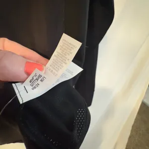 Offline by Aerie Black Long Sleeve Medium Thumbhole cutout Brand new with tags!! thumbnail 10
