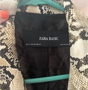 ZARA Snakeskin Blazer Print One-Button thumbnail 4