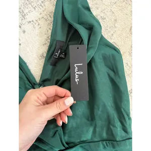 Lulus Perfect Refinement Emerald Satin Sleeveless Pleated Maxi Dress Size Small thumbnail 5