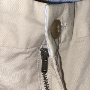 Khakis by Gap chino hot 4 inch tan shorts size 12 thumbnail 6