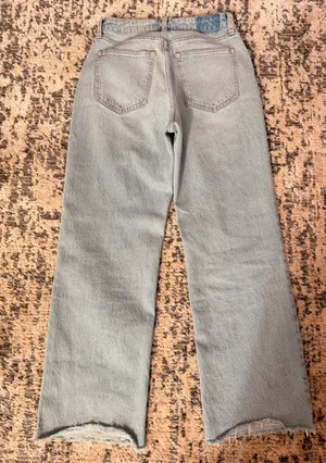 Abercrombie & Fitch Curve Love High Rise 90s Relaxed Raw Hem Jean thumbnail 5