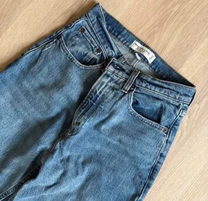 Abercrombie and Fitch jeans thumbnail 3