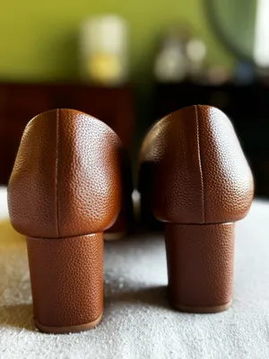 Versatile brown block heels  thumbnail 2