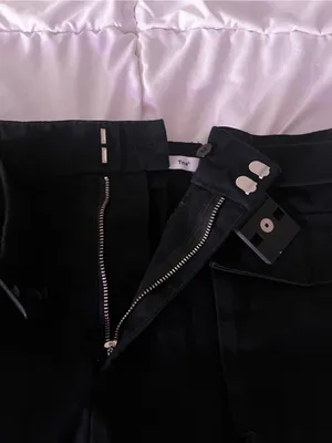 Aritzia TNA 3” Black Cargo Shorts with Utility Belt thumbnail 7