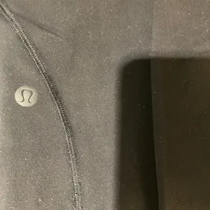 LULULEMON Black Long Leggings Back Pockets Size 2 thumbnail 4