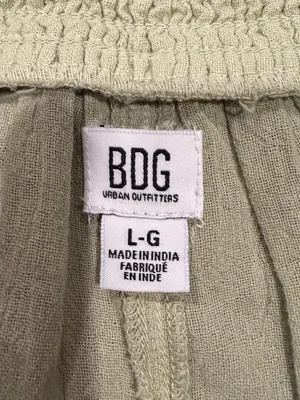 BDG Urban Outfitters Women’s Green Pull On Lace Trim Gauzy Cotton Shorts Sz L thumbnail 6