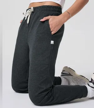 Vuori performance jogger thumbnail 1
