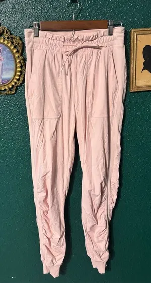 Lululemon Beyond the Studio Jogger Sz 6 Pink Mist thumbnail 1