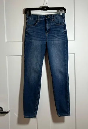 American Eagle Size 2 short curvy fit jegging thumbnail 1