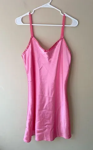 Victoria's Secret pink slip thumbnail 1
