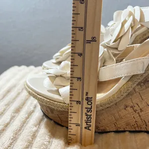 JustFab 826 | NIB White Floral Cork Espadrille Wedge Sandals White Size 9 Wedding Bridal thumbnail 5