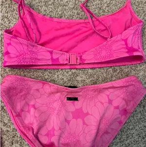 Triangl bikini set thumbnail 4