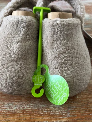 NEW Crocs Classic Cozzzy Slippers Big kids Size 5 / Women’s 7 Color Mushroom NWT thumbnail 2