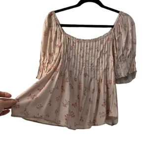 Saltwater Luxe Boutique Pin Tucked Cropped Blouse Top Size Medium thumbnail 1