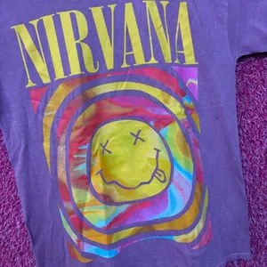 Nirvana Never Mind Smiley Face Purple Tshirt size Large thumbnail 4