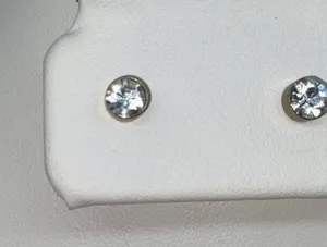 Handmade Clear Rhinestone Gold-tone Hardware Stud Earrings thumbnail 2