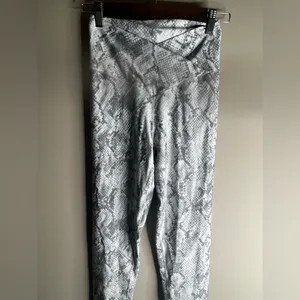NWOT offline by aerie 7/8 leggings size large long thumbnail 4