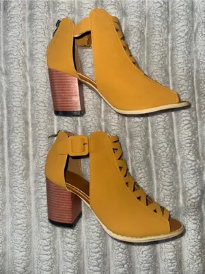 Tan Cutout Peep Toe Wedge Sandals Size 36 thumbnail 3