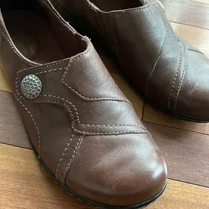 Clarks Leather Bendable Slip On Clogs Brown Size 8 Fall School Mules Comfort thumbnail 2