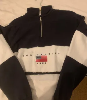Brandy Melville Cropped Zip Up thumbnail 3