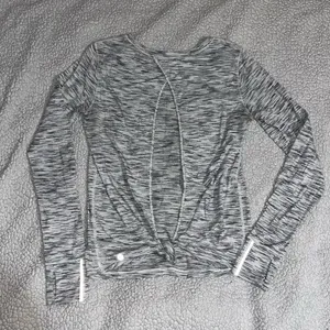 Lululemon Beat The Heat Long Sleeve thumbnail 8