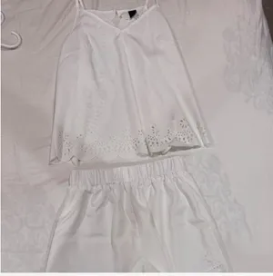 White lace cami and shorts set size small thumbnail 3