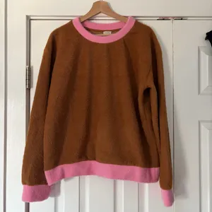 Maeve Anthropologie‎ Cozy Ringer Brown and Pink Fuzzy Sweatshirt Size Medium EUC thumbnail 4