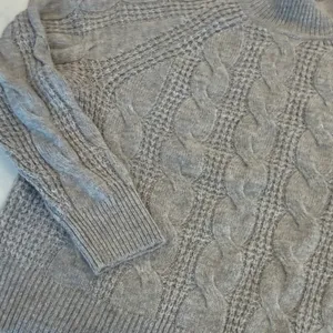 J.Crew Women Gray Chunky Cable Knit Medium Sweater - C1-004 thumbnail 4