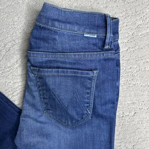 Women's MOTHER 25 The Muse‎ Bitten & Smitten Skinny Jeans Cropped thumbnail 2