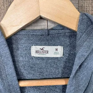 Hollister Womens Gray Graphic Hoodie Sweatshirt Medium 1922 Logo Athleisure thumbnail 4