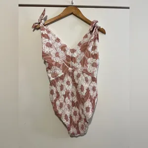 Citrine Swim Resort Magnolia Bathing Suit Pink White ONE PIECE Swim Floral $198 thumbnail 2