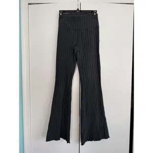 OFFLINE by‎ Aerie OG Original Flare Leggings Ribbed High Rise Black Grey Medium thumbnail 2