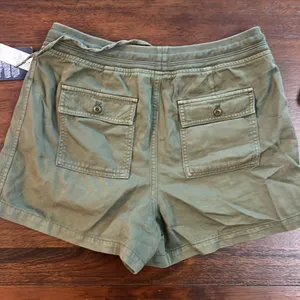 GAP Khaki Green Relaxed Shorts thumbnail 4