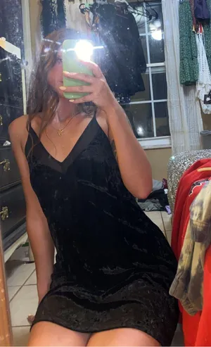 Dress thumbnail 1