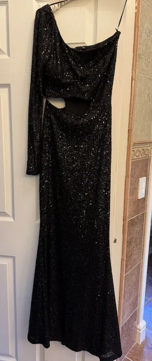 Windsor Sequence, Black Dress thumbnail 1