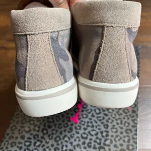 Me Too camo ankle booties thumbnail 7