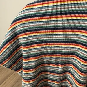Brandy Melville Wynn Rainbow Stripe Lettuce Hem Scalloped Baby Tee 80s/90s‎ OS thumbnail 6