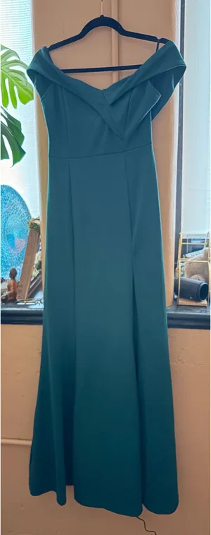 SheIn Emerald Green Bridesmaid Gown Medium thumbnail 1