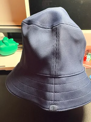 Lululemon Reversible Ribbed Bucket Hat. thumbnail 2