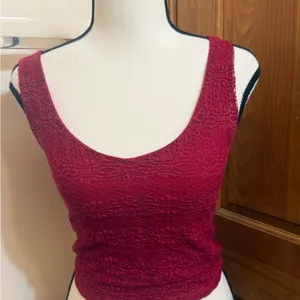 Forever 21 | Burgundy Lace Crochet Scoop Tank size small thumbnail 4