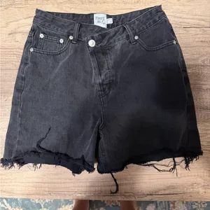 Princess Polly Black Denim Cutoff Shorts Size 4 High Rise Raw Hem thumbnail 1