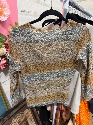 Vintage lace quarter sleeve top thumbnail 5