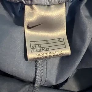 Nike  Running Shorts Large‎ thumbnail 3
