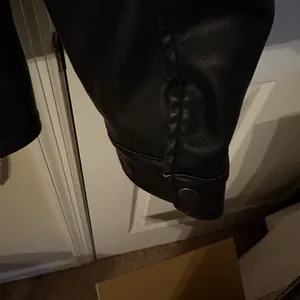CoffeeShop Black‎ faux Leather Jacket thumbnail 2