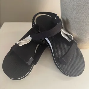 Teva Gray Strappy Sandals thumbnail 2