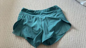 Lululemon Shorts 2.5" Hotty Hot Low-Rise thumbnail 4